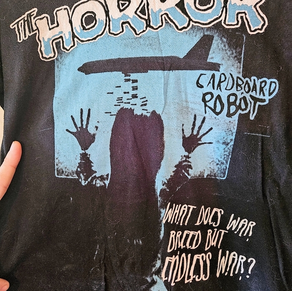 Vintage Cardboard Robot Unique Anti-War Short Sleeve T-Shirt Women/Unisex Medium - Picture 2 of 4